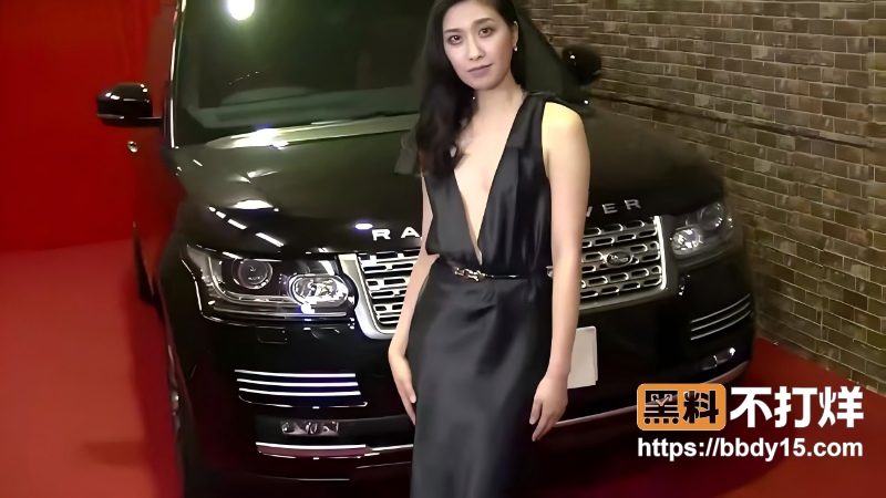 北条理慧豪车旁性感撩人7