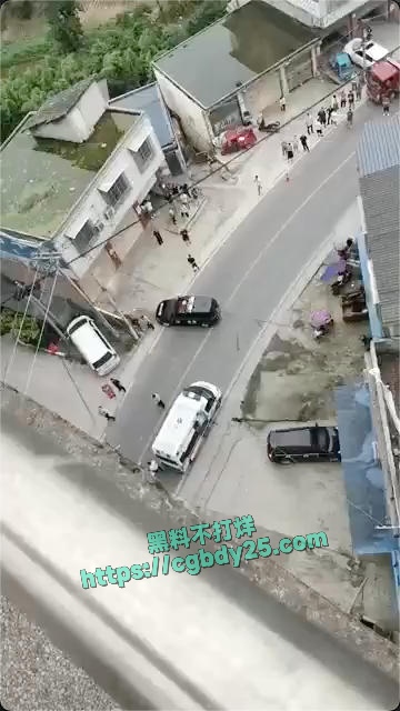 四川叙永县小伙被老婆骗去高利贷崩溃跳桥当场死亡4