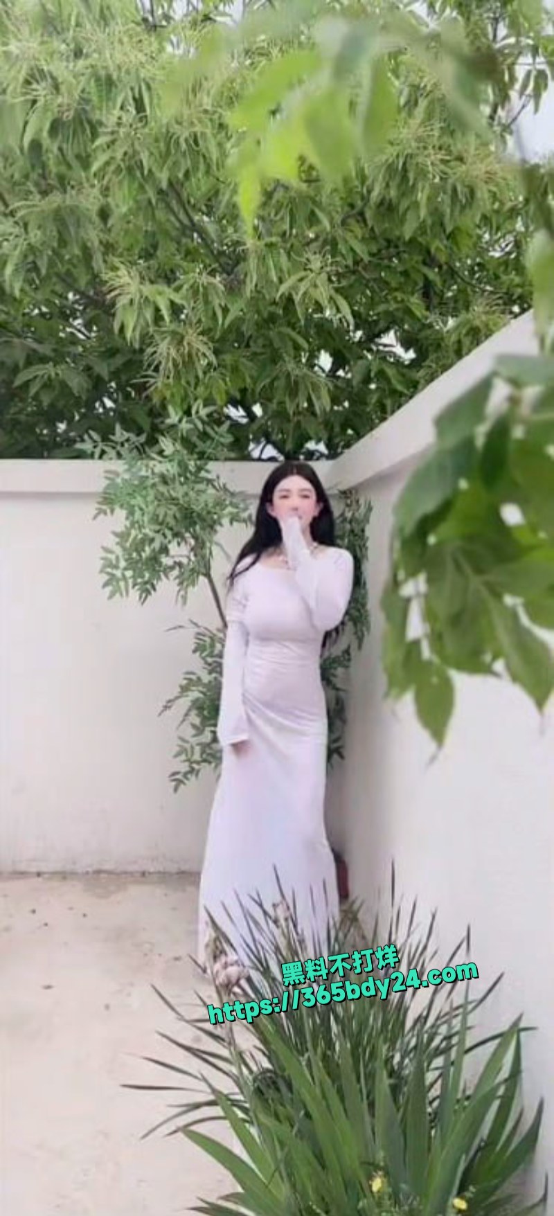 网红巨乳女神潘娇娇湿身自慰福利 2