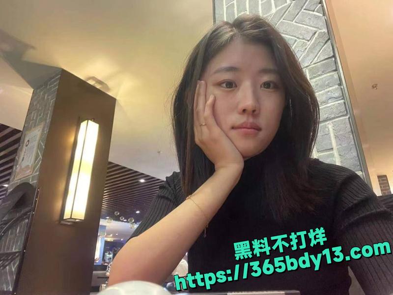 云南红河州职员私密照59.