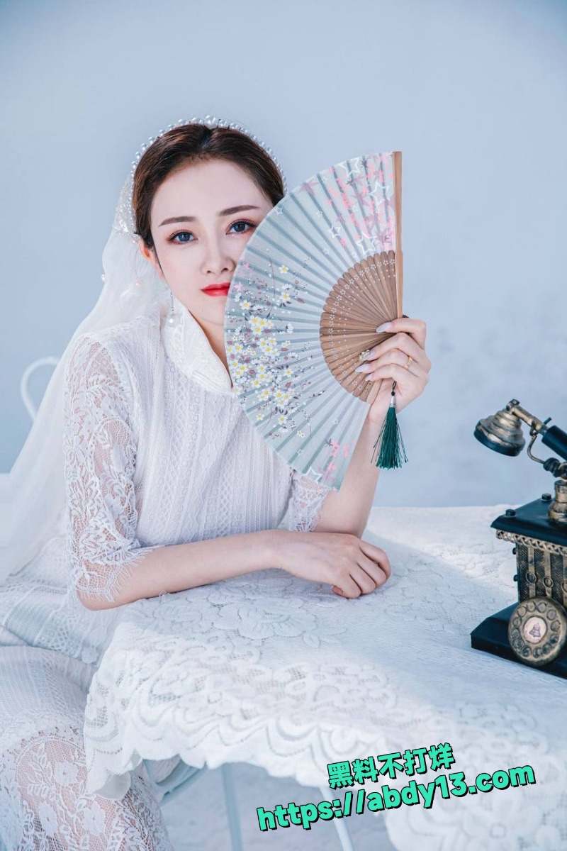 许雨薇销冠黑丝前后夹击 5