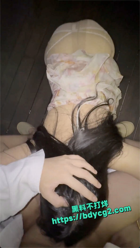 户外室内狂干两次姐姐逼都被干肿了3
