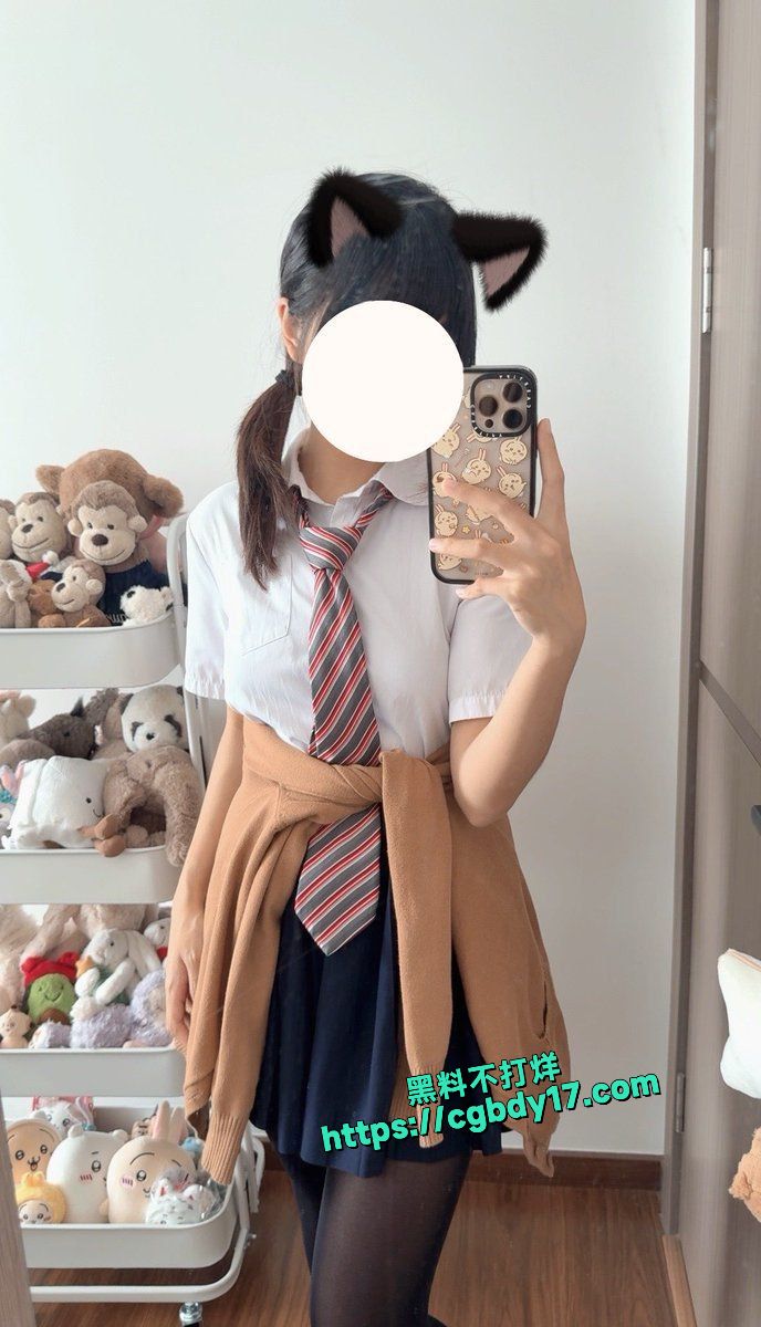母狗反差婊大学生高潮自慰 (1)