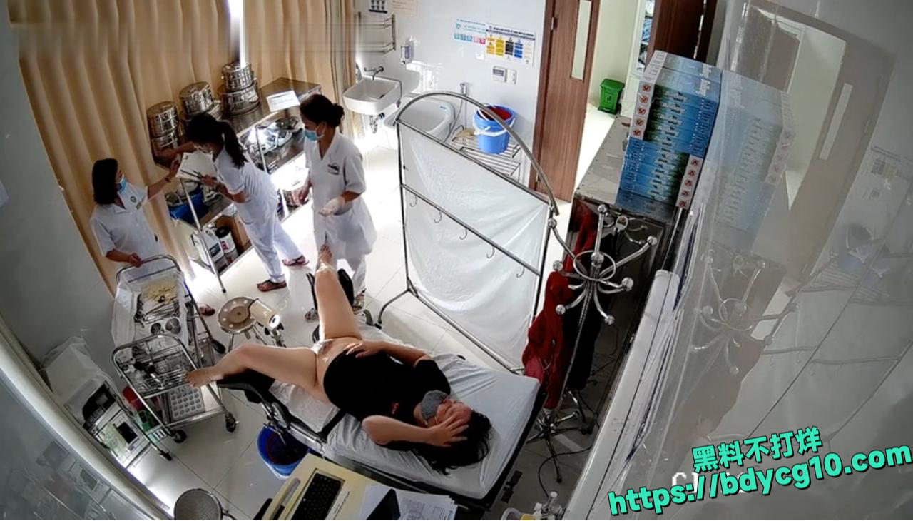 主任医师摸胸二指禅捅逼2