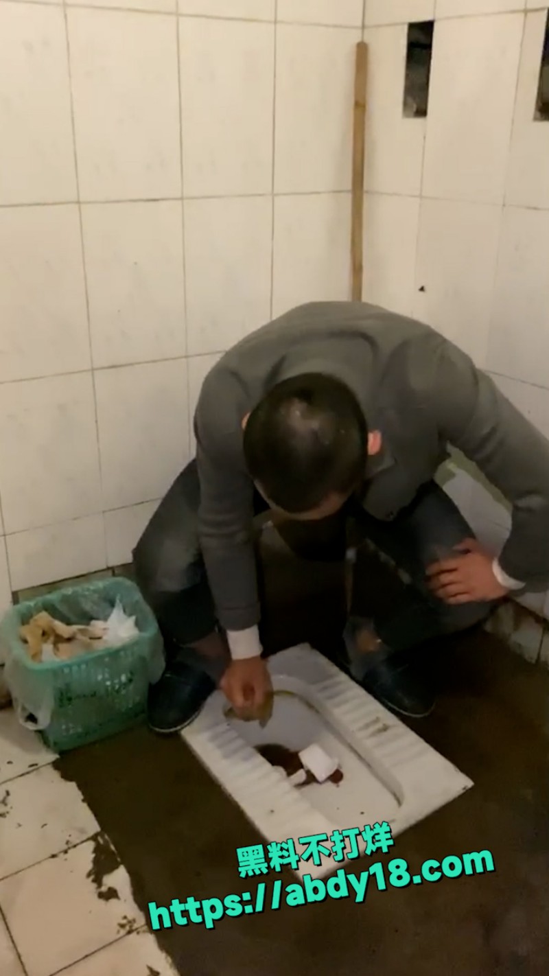重庆 过气网红邓得葩 2