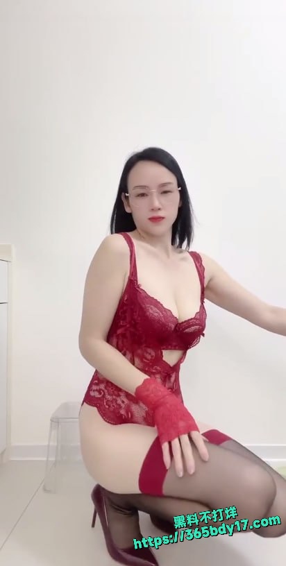 抖音眼镜反差婊妍姐姐