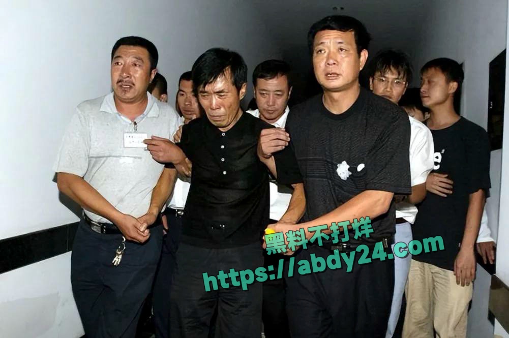 演员闫学晶哭穷事件持续发酵 38