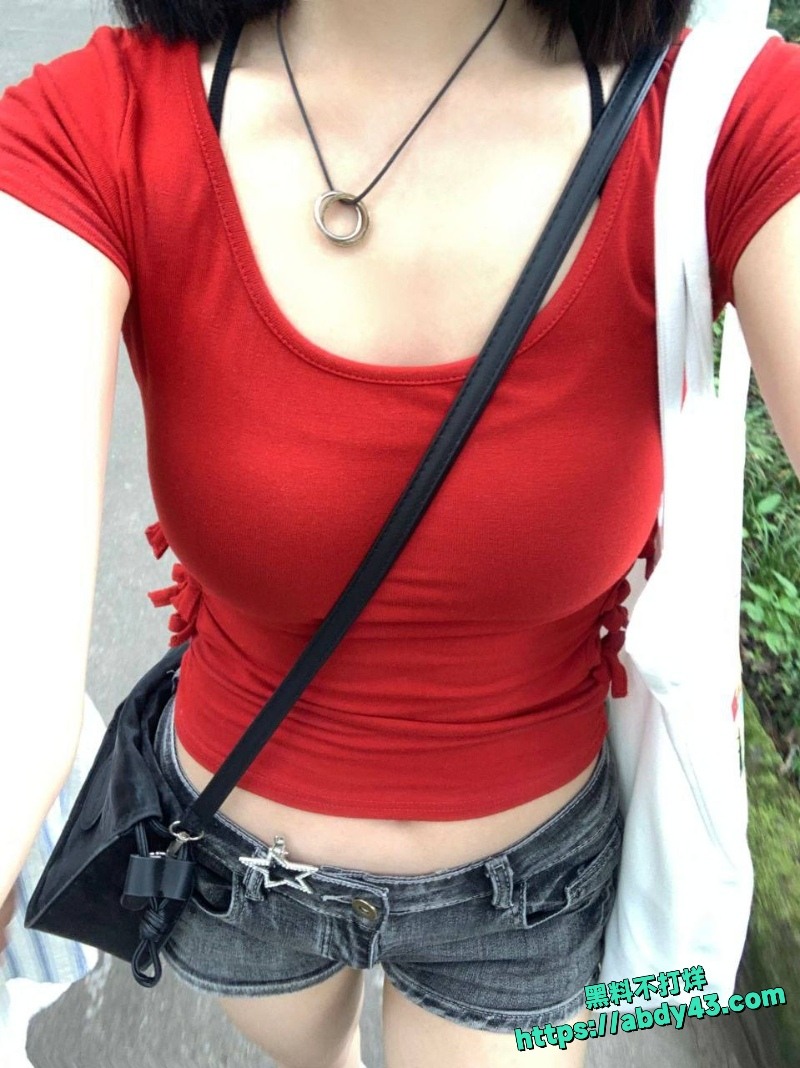 湖南顶级反差婊李沫被金主包养5