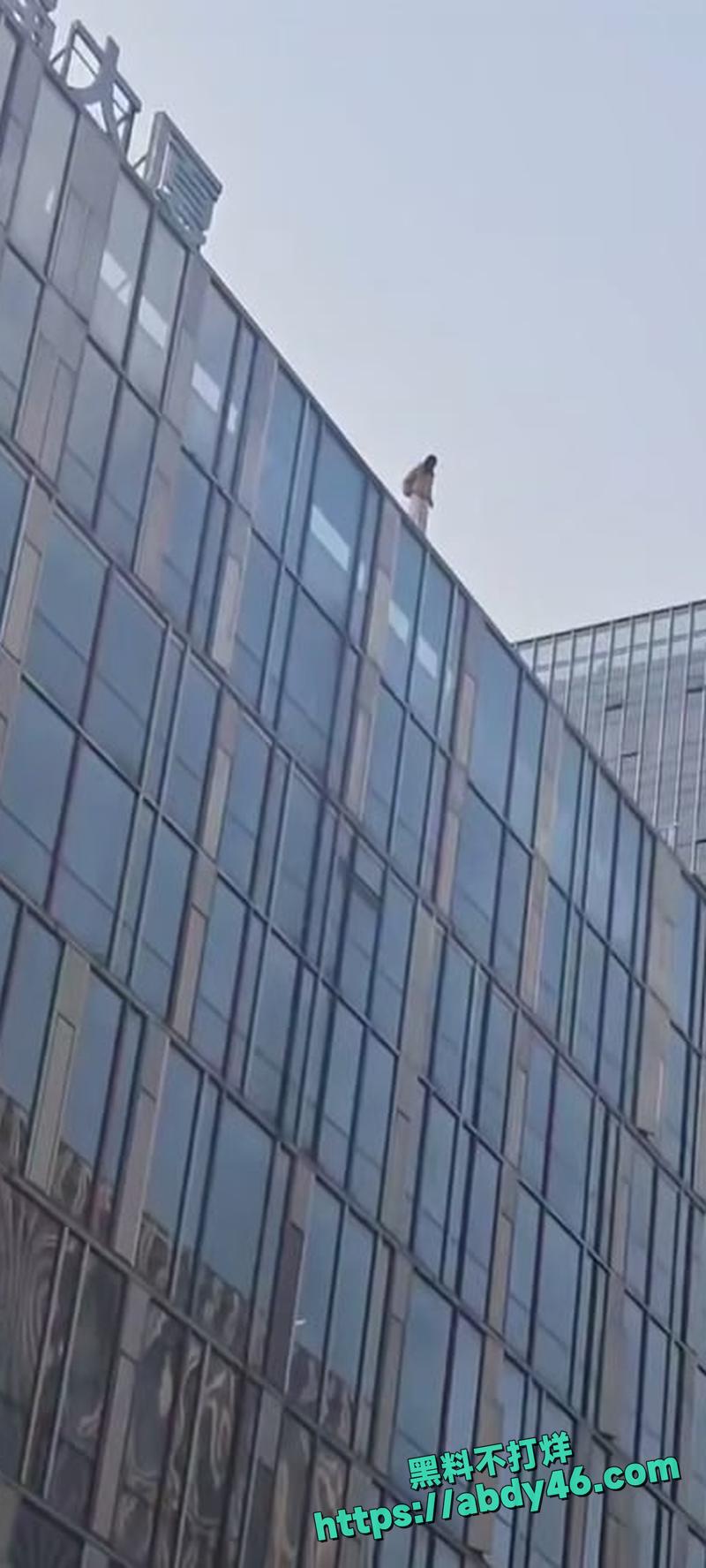 济南汉峪金谷跳楼事件02