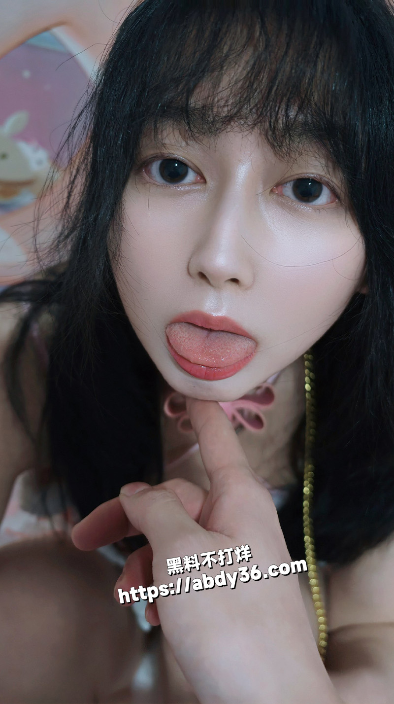 别人眼里的校花白月光.jpg15