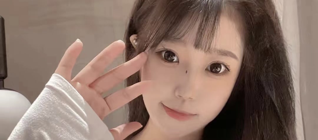 抖音 陈一一 蝴蝶战衣PK侧漏