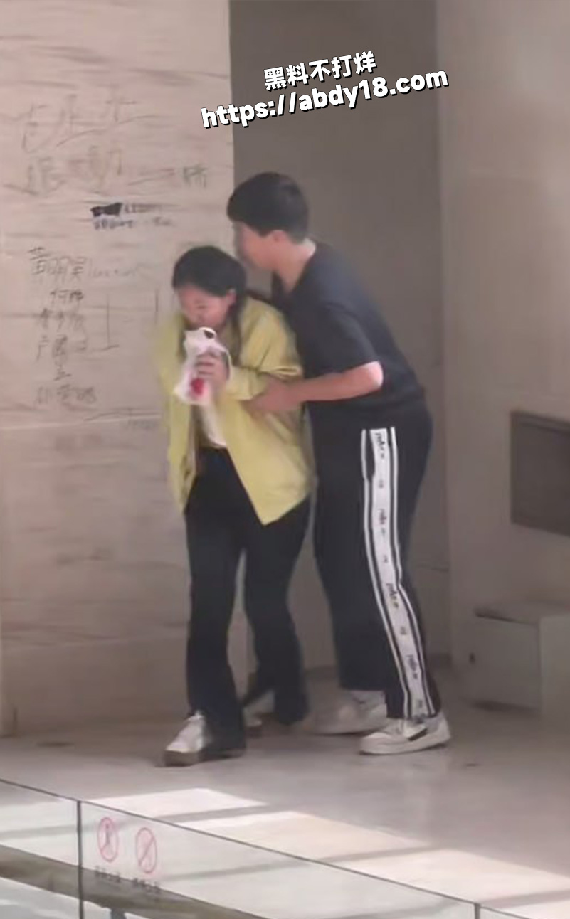 广东职业学院小情侣