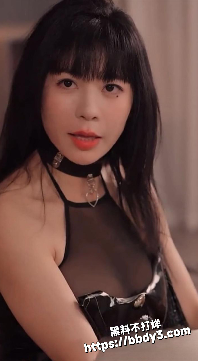 擦边短剧我和岳母的故事.jpg5