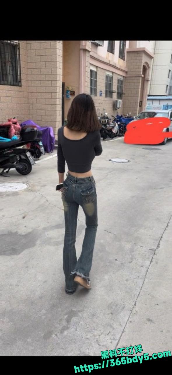郭美烨卫生间口交野战视频被男友曝光5