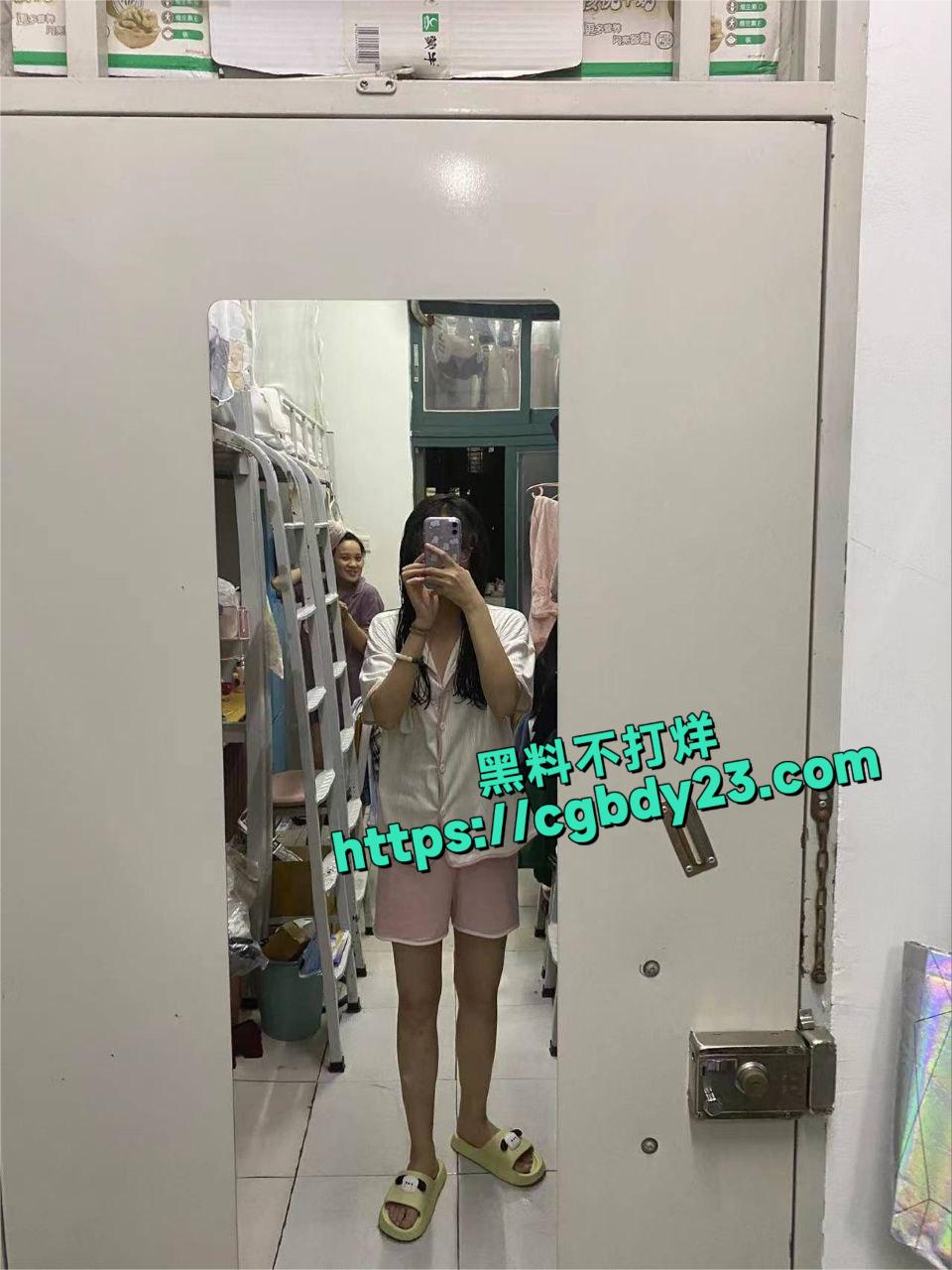 清纯腼腆的眼镜妹大学生2