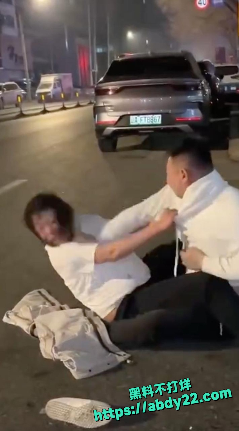 沈阳夫妻醉酒互扇大嘴巴子5