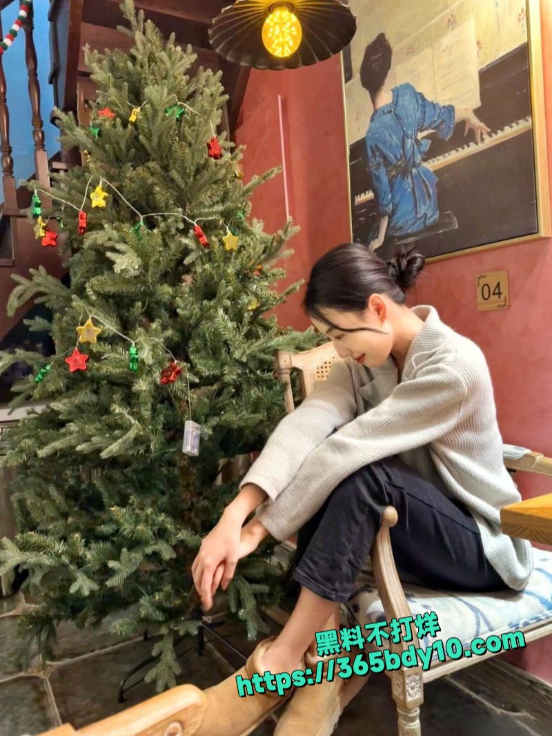 00后英语老师多次裸贷无力偿还肉偿抵债16