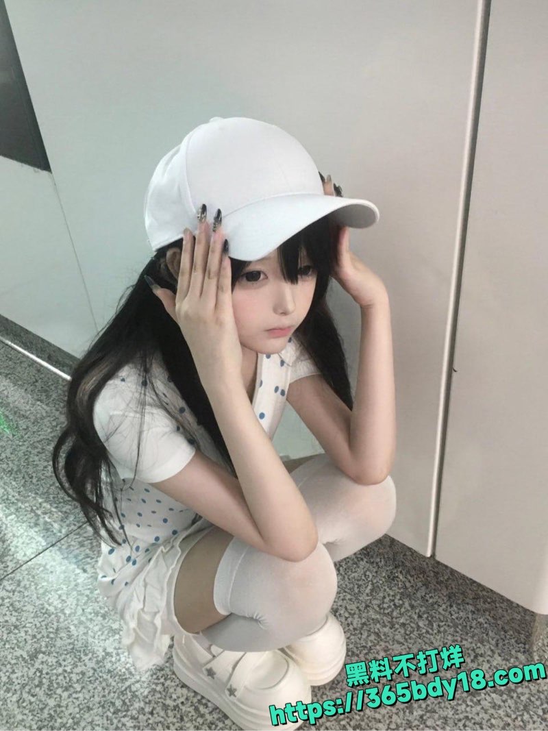 反差少女放尿视频6