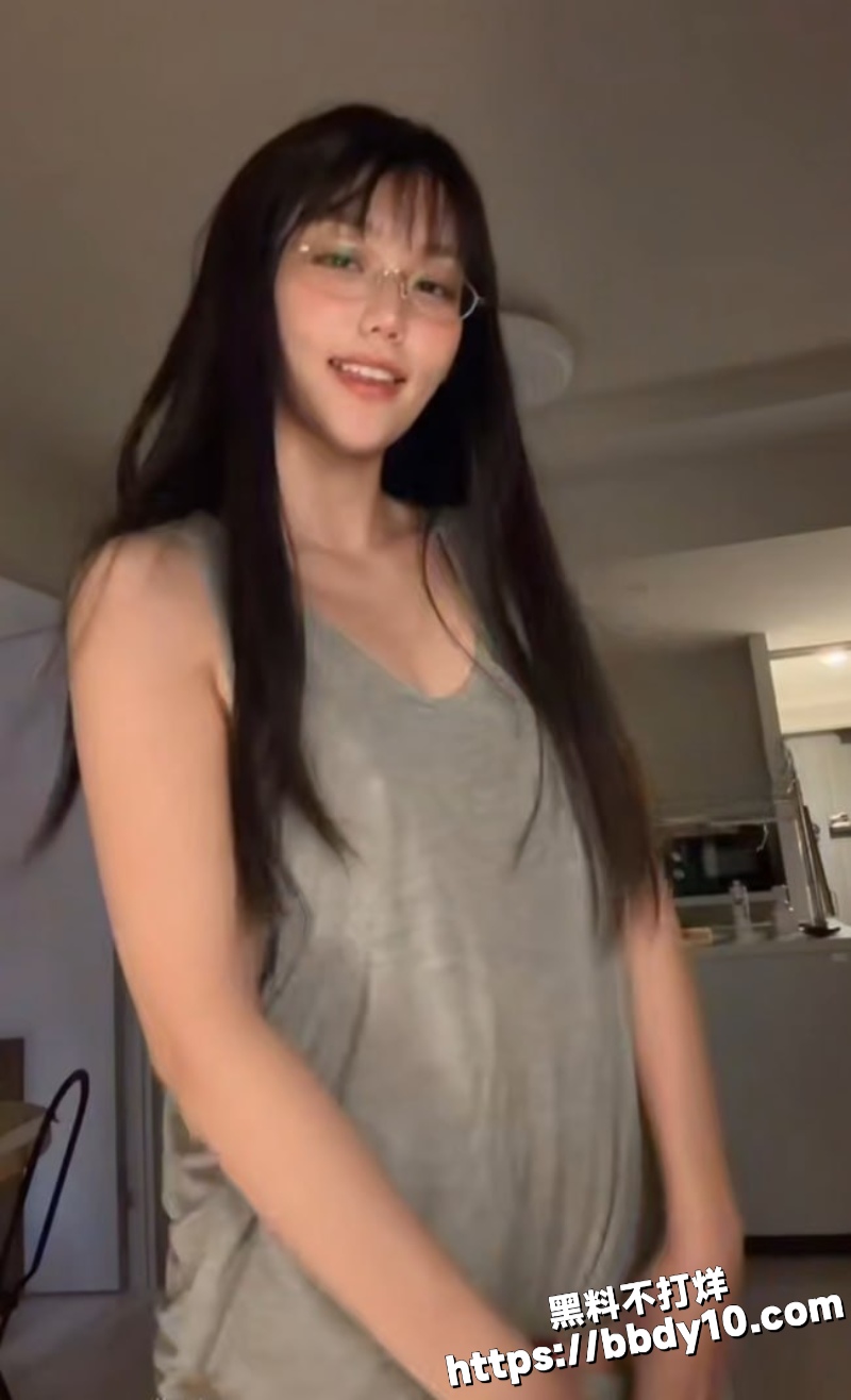 推特高颜值福利姬4