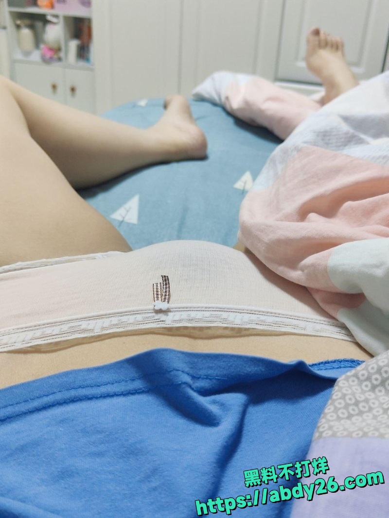 南京文员倪w喵自慰视频 4