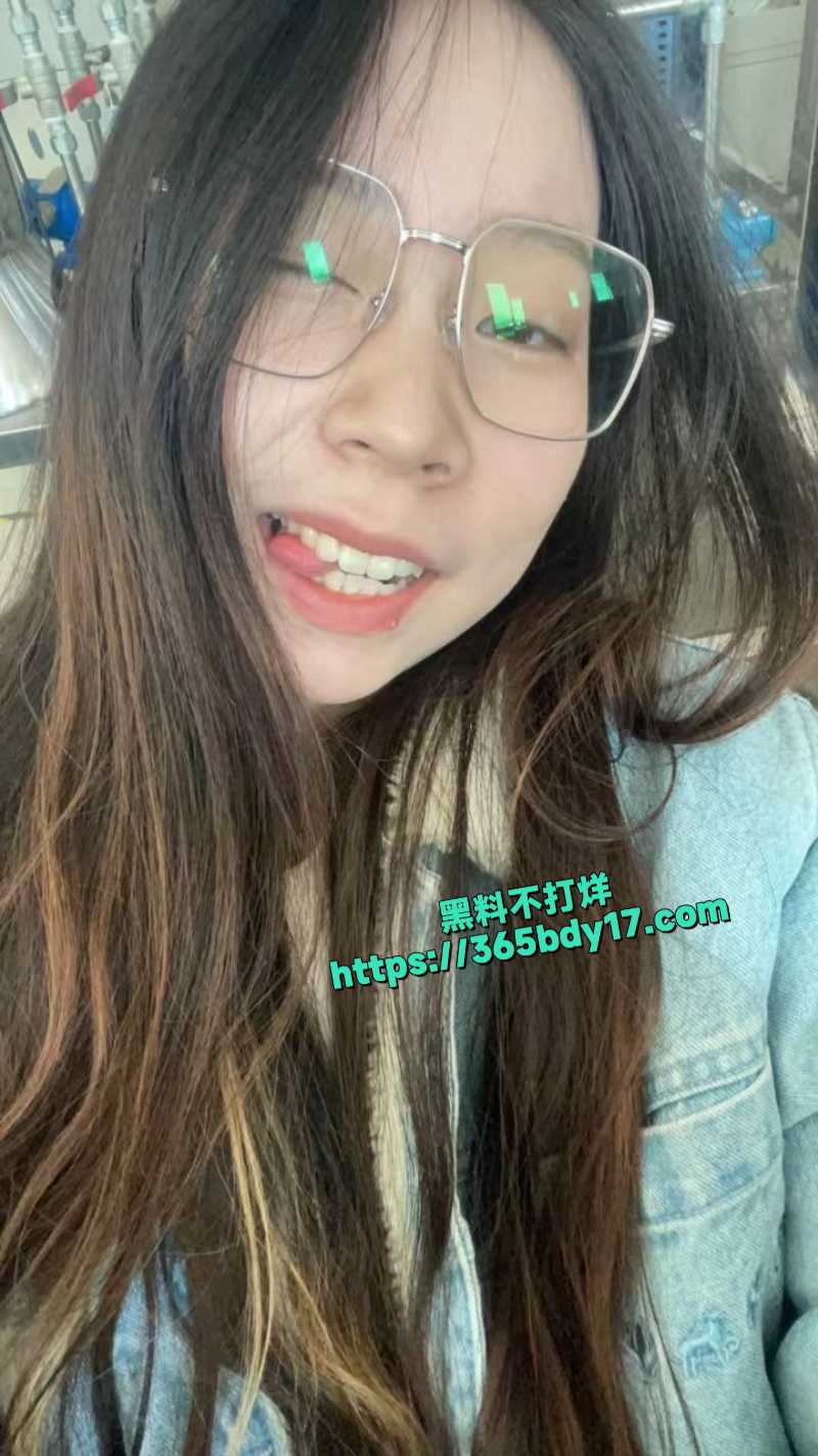 江苏盐城小情侣在外同居做爱18