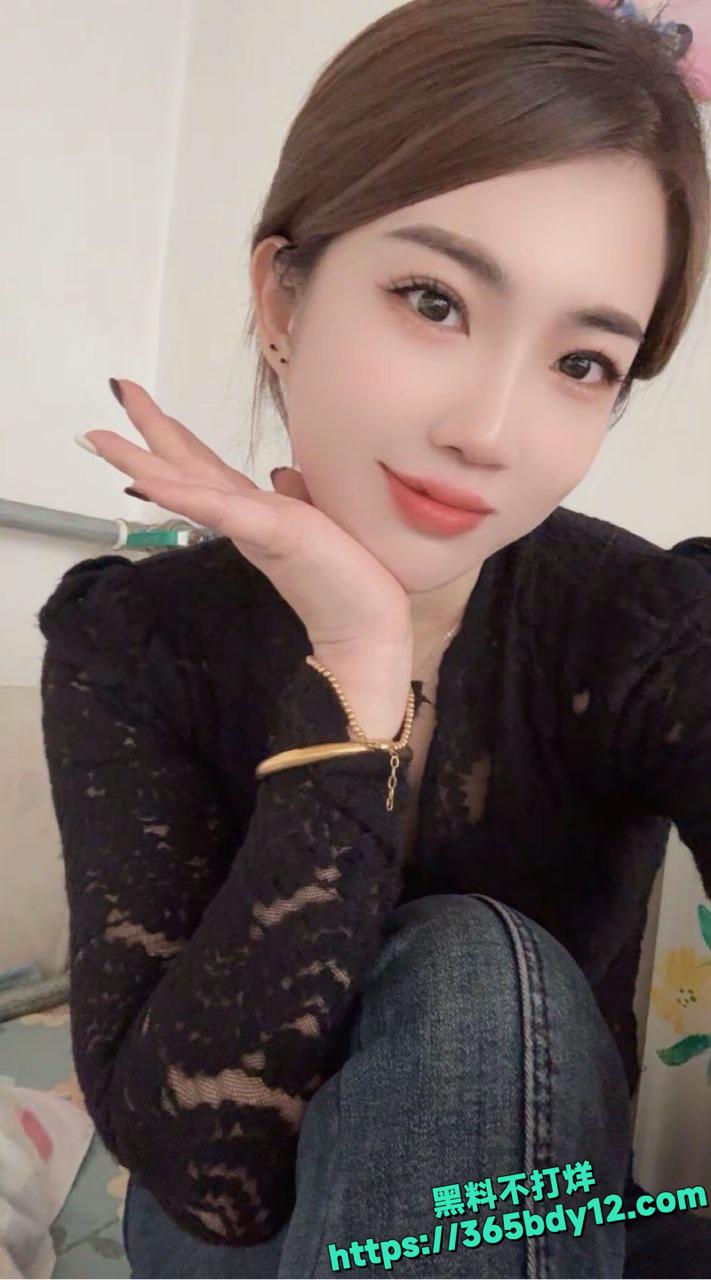 广东湛江小少妇欲望不满与跑友约炮11