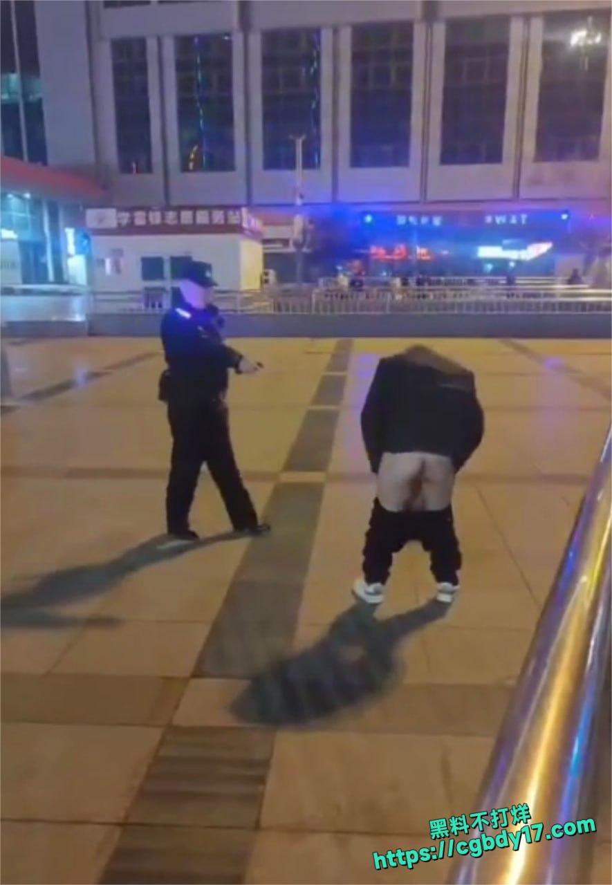 当街打飞机