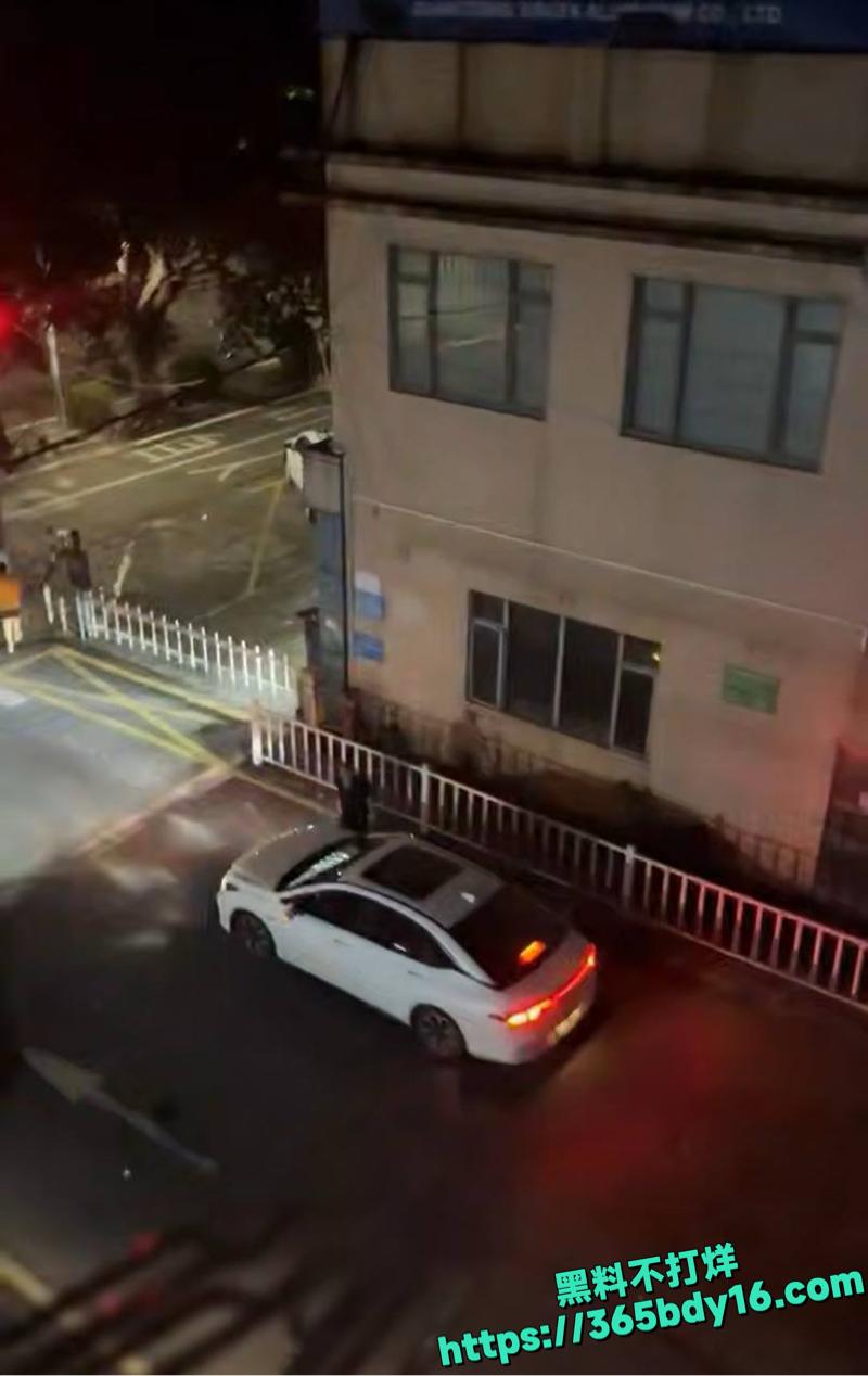 广东河池醉汉酒后失控闹事1.