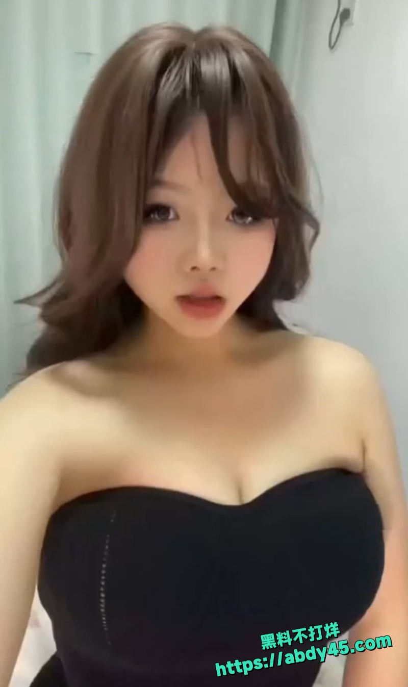 反差大奶福利姬 可可1