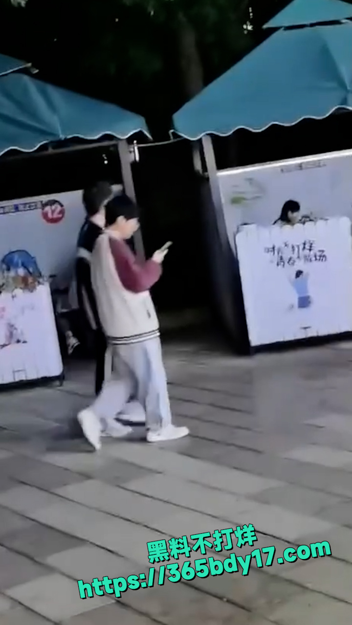 云南昆明校园小情侣 21