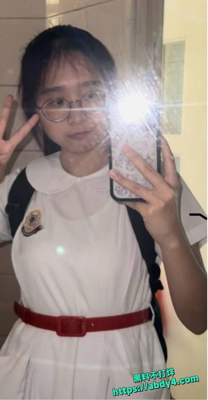 香港眼镜妹朱双双自拍视频3