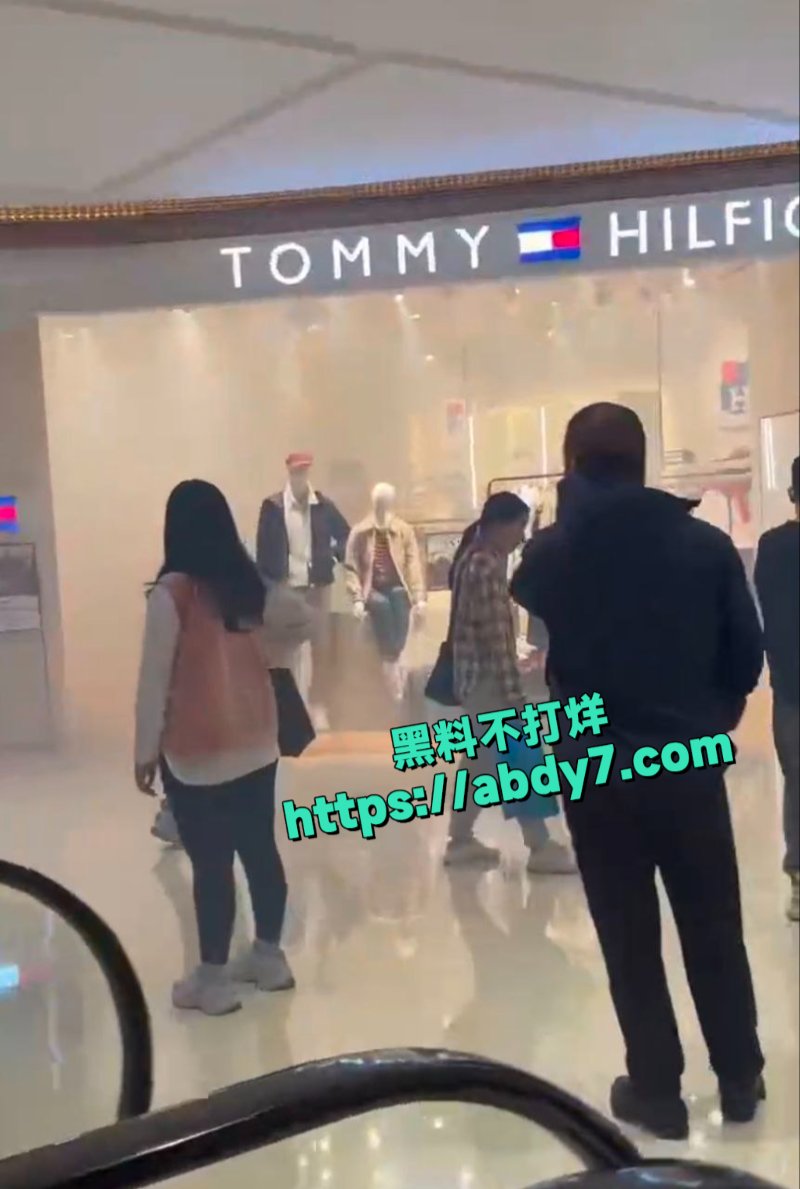 重庆星光68商场女子服装店纵火9
