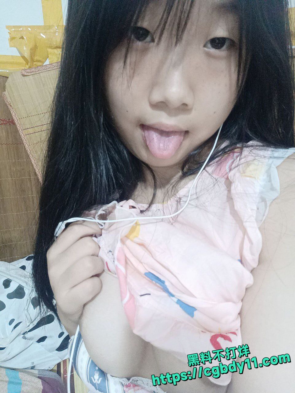 云南邵通女高中生何洁琳泄密 (6).jpg