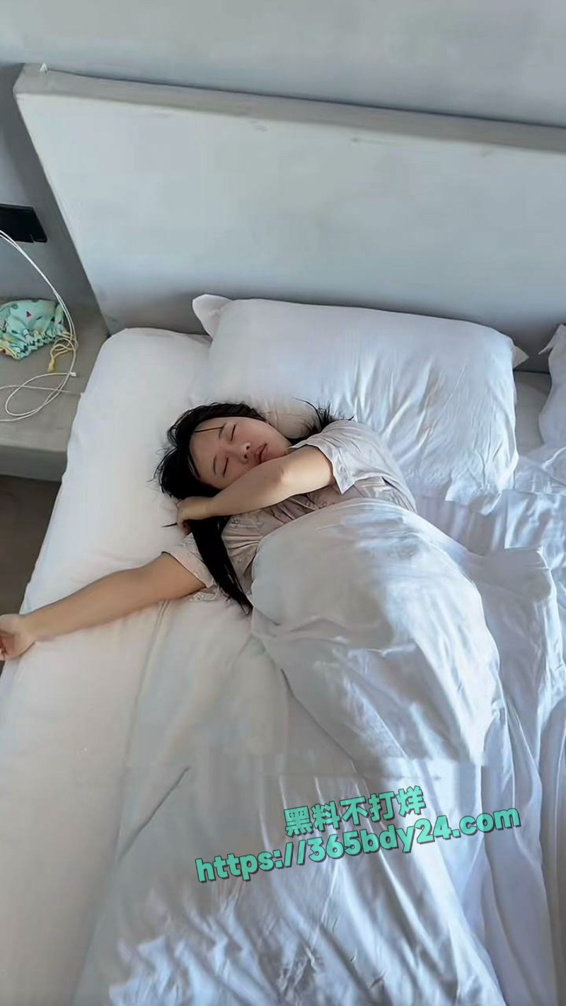 抖音网红树莓塌房C 4