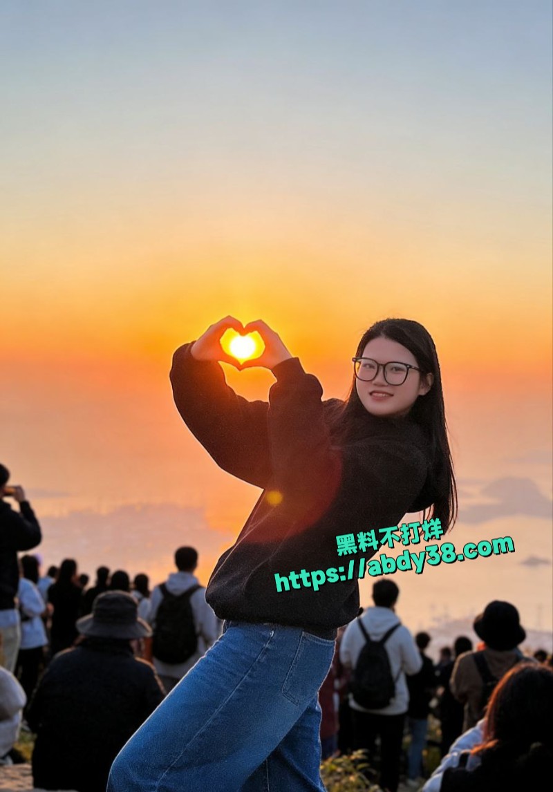 余丽娇背着男友和高中同学约炮3