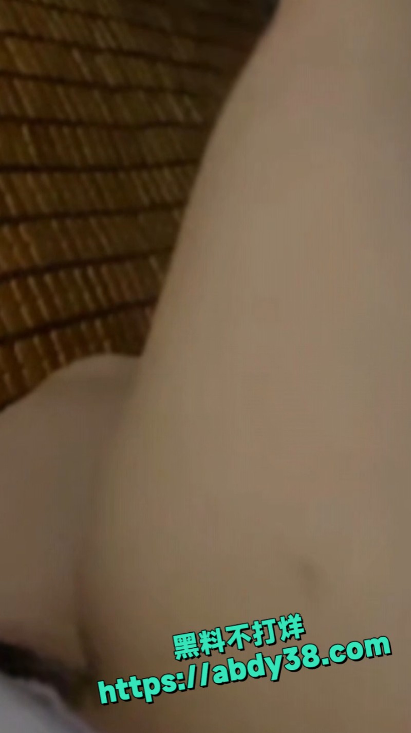 少妇女主播吴珊云 14