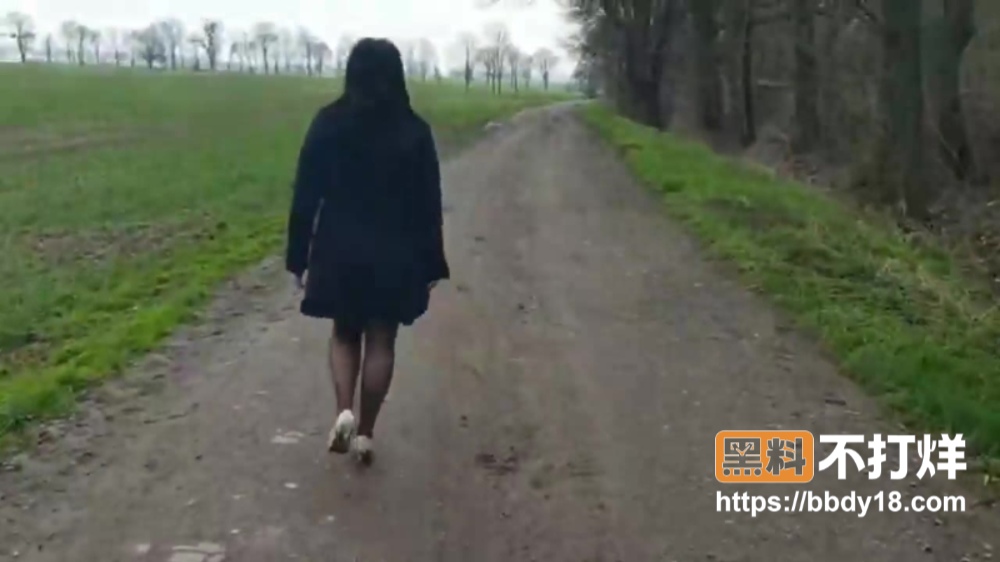 欧美黑发美女 1
