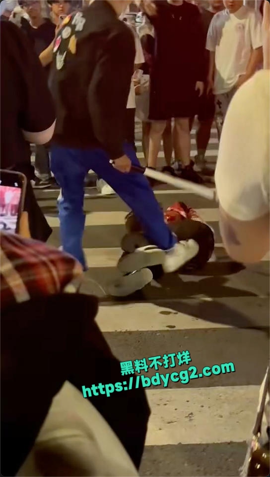 临沂罗庄精神小伙斗殴现场下手没轻没重差点出人命6