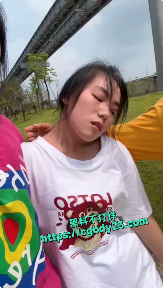 幼儿园老师姜灵出轨学生爸爸被游街示众11