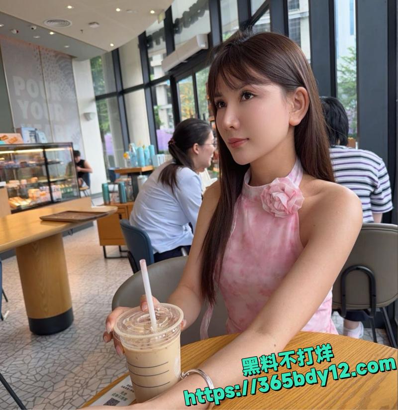 赵莉莉婚内出轨被曝光8.