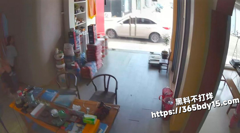 一边开店一边白日宣淫4