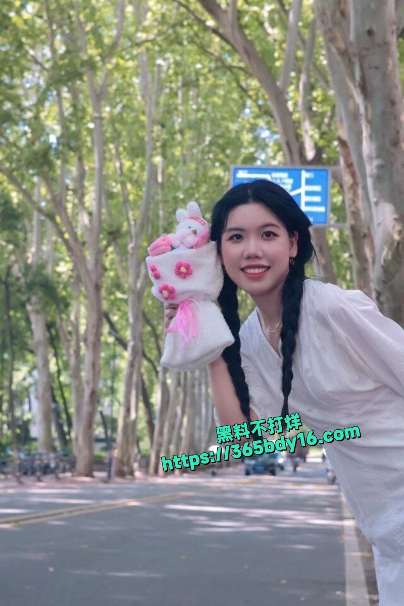 华中科技大学研究生刘婷婷3