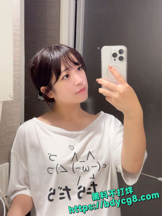 日本超高颜值美胸博主私拍17