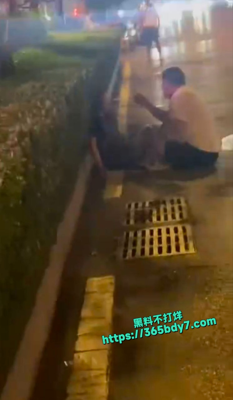 女的出轨了男的气疯了一直质问女的2