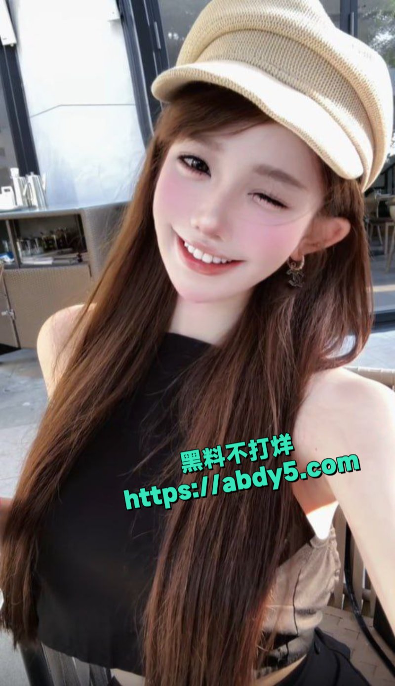 抖音80万粉丝网红呼呼zy3