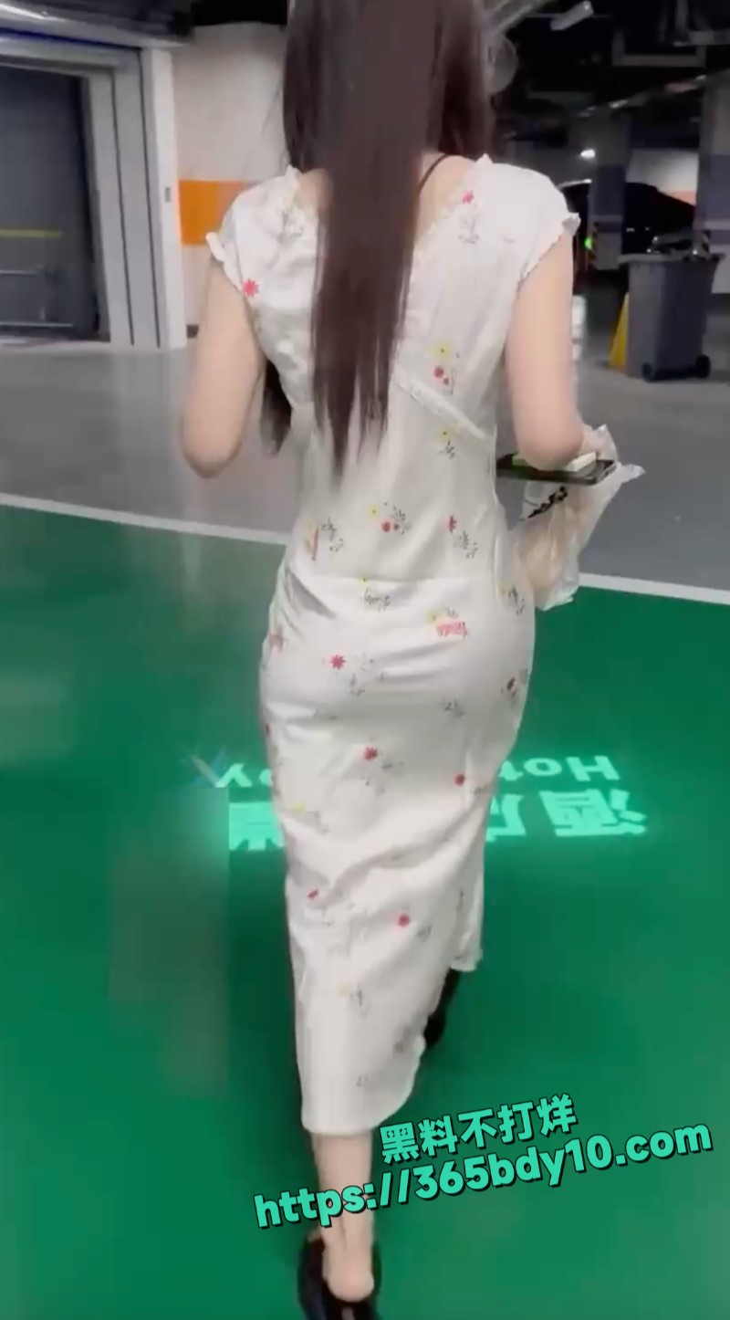 旗袍台球助教1