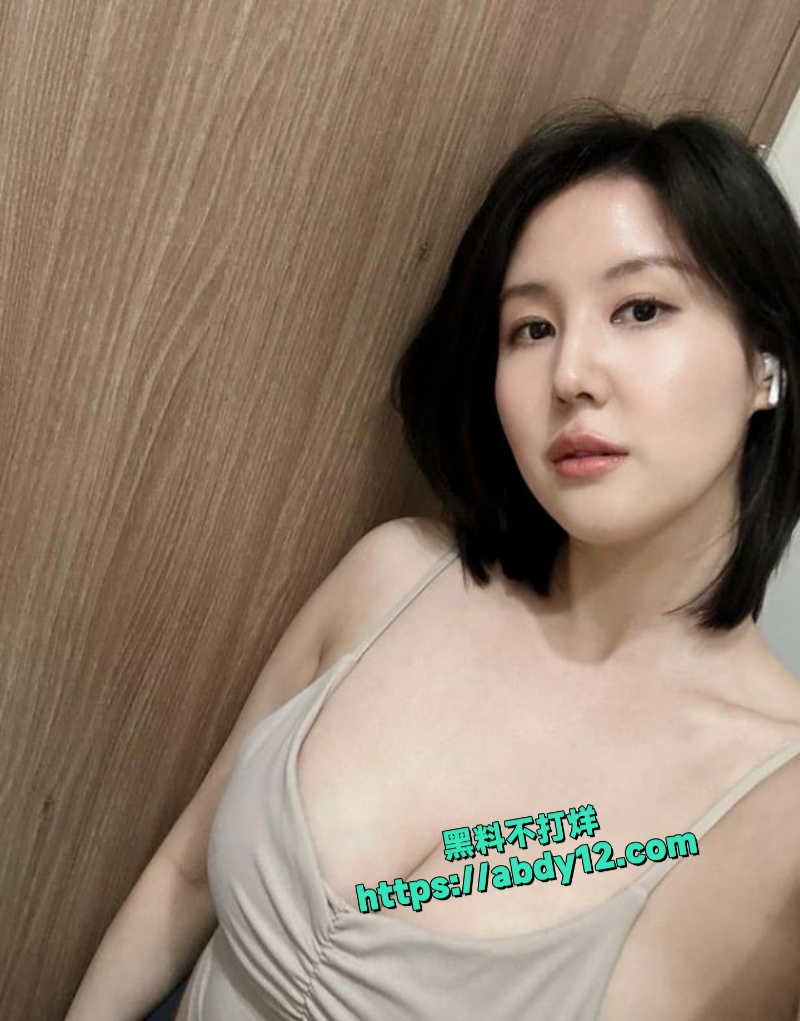 邮政少妇蓉蓉大尺度调教私拍合集 4