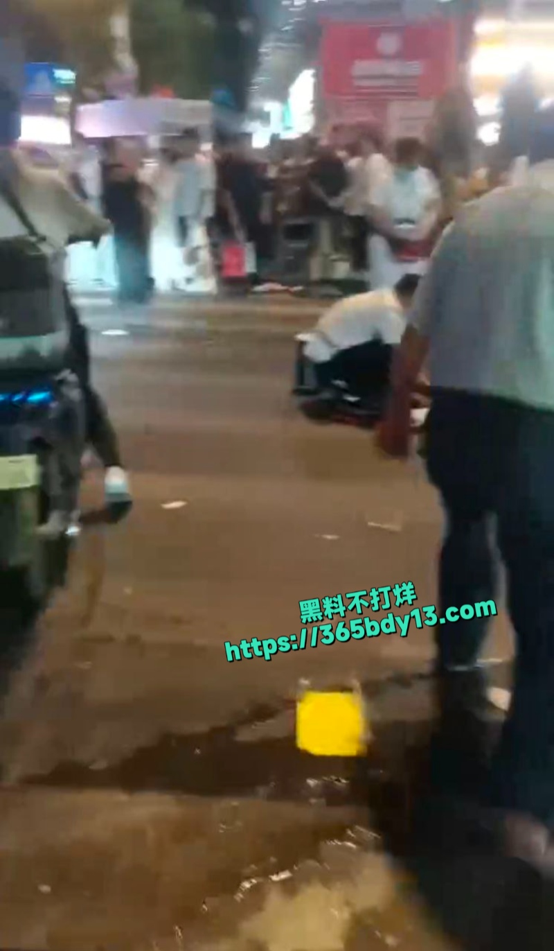 武汉江汉路车祸1