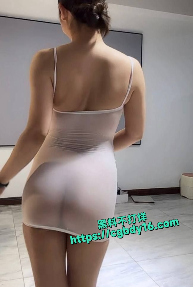小少妇吴侨雯 老公常年出差在外能和网友裸聊自慰解决17