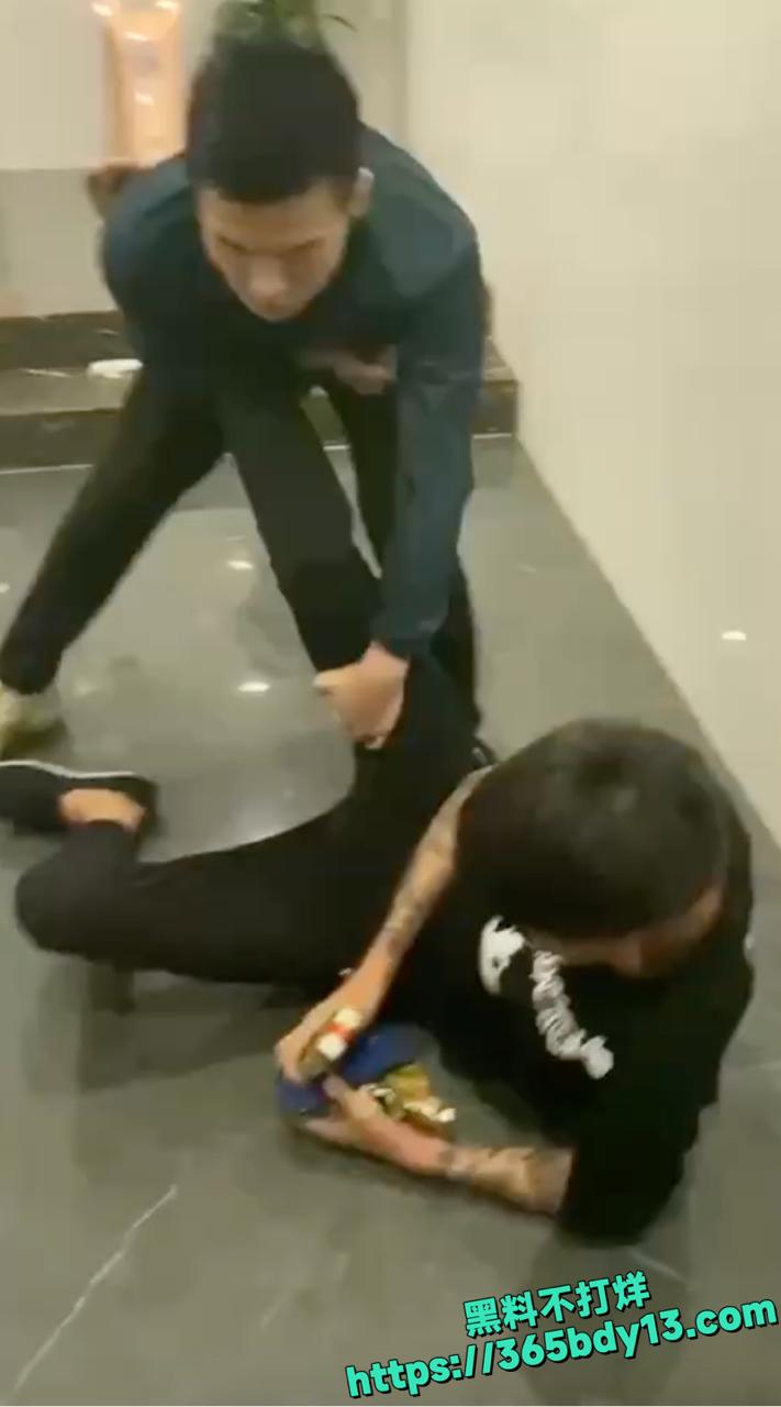 快手网红大毅电梯暴力事件 4.